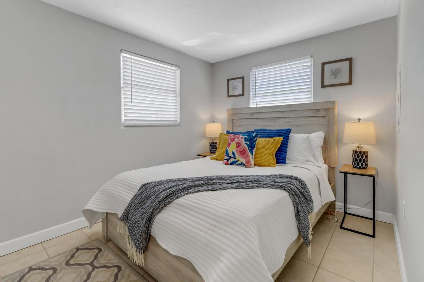 Little Beach House W/ Pool&Spa - 5 Minutes To Vanderbilt Beach Naples Exterior photo